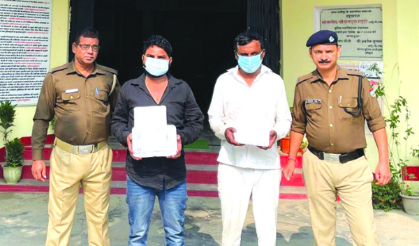 पुलिस गिरफ्त में आरोपित