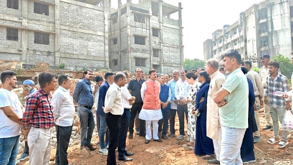 रीवाः उप मुख्यमंत्री शुक्ल ने सामुदायिक स्वास्थ्य केंद्र सेमरिया का किया निरीक्षण रीवाः उप मुख्यमंत्री शुक्ल ने सामुदायिक स्वास्थ्य केंद्र सेमरिया का किया निरीक्षण