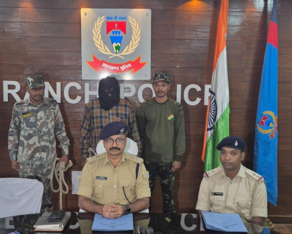 प्रेस कॉन्फ्रेंस की तस्वीर प्रेस कॉन्फ्रेंस की तस्वीर