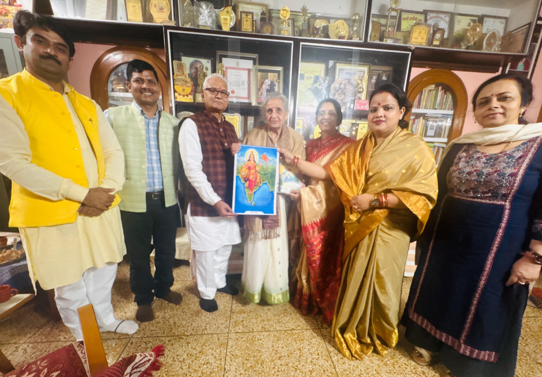 पदम श्री विद्या बिंदु सिंह से मिलते स्वांत रंजन