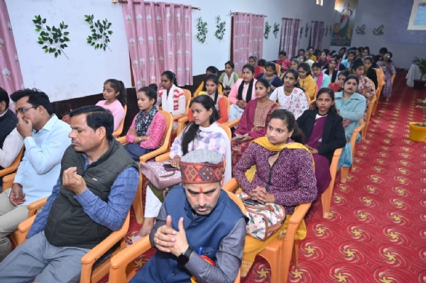 हिन्दी के संवर्धन के लिए भारत की लोकभाषाओं को सहेजने पर बल:डॉ. विद्याबिन्दु सिंह हिन्दी के संवर्धन के लिए भारत की लोकभाषाओं को सहेजने पर बल:डॉ. विद्याबिन्दु सिंह