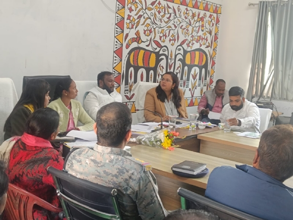 कर्रा  में विधायक सुदीप गुड़िया ने की विकास कार्यों  की समीक्षा