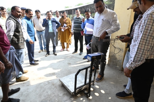 खरीफ विपणन वर्ष 2025-26 : प्रभारी सचिव एस. प्रकाश ने जांजगीर-चांपा जिले के धान उपार्जन केंद्रों का किया निरीक्षण खरीफ विपणन वर्ष 2025-26 : प्रभारी सचिव एस. प्रकाश ने जांजगीर-चांपा जिले के धान उपार्जन केंद्रों का किया निरीक्षण