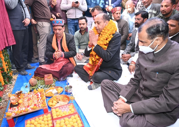 बालीचौकी में पंचायत समिति सामुदायिक भवन के उदघाटन अवसर पर। बालीचौकी में पंचायत समिति सामुदायिक भवन के उदघाटन अवसर पर।