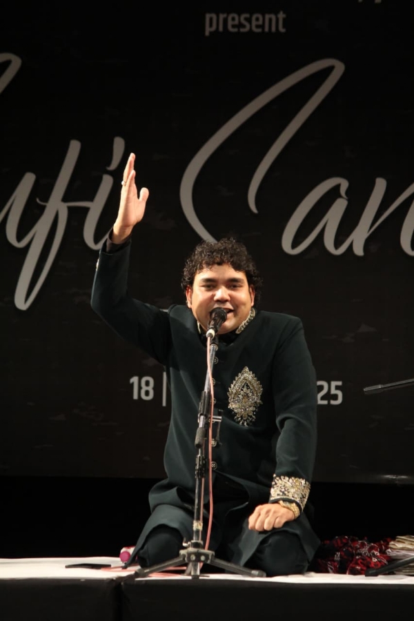 जवाहर कला केंद्र: सूफी सुरों में गूंजा राष्ट्रीय-एकता का संदेश जवाहर कला केंद्र: सूफी सुरों में गूंजा राष्ट्रीय-एकता का संदेश