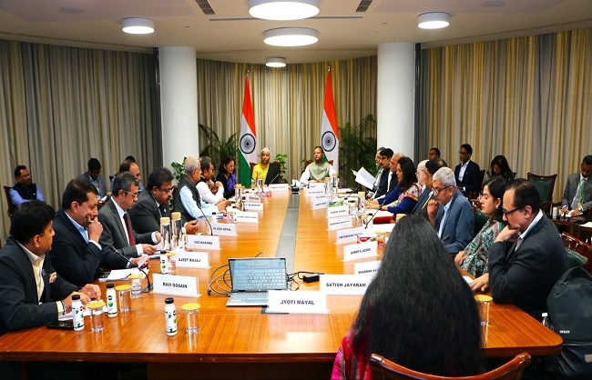 बजट पूर्व परामर्श बैठकों की अध्‍यक्षता करते निर्मला सीतारमण