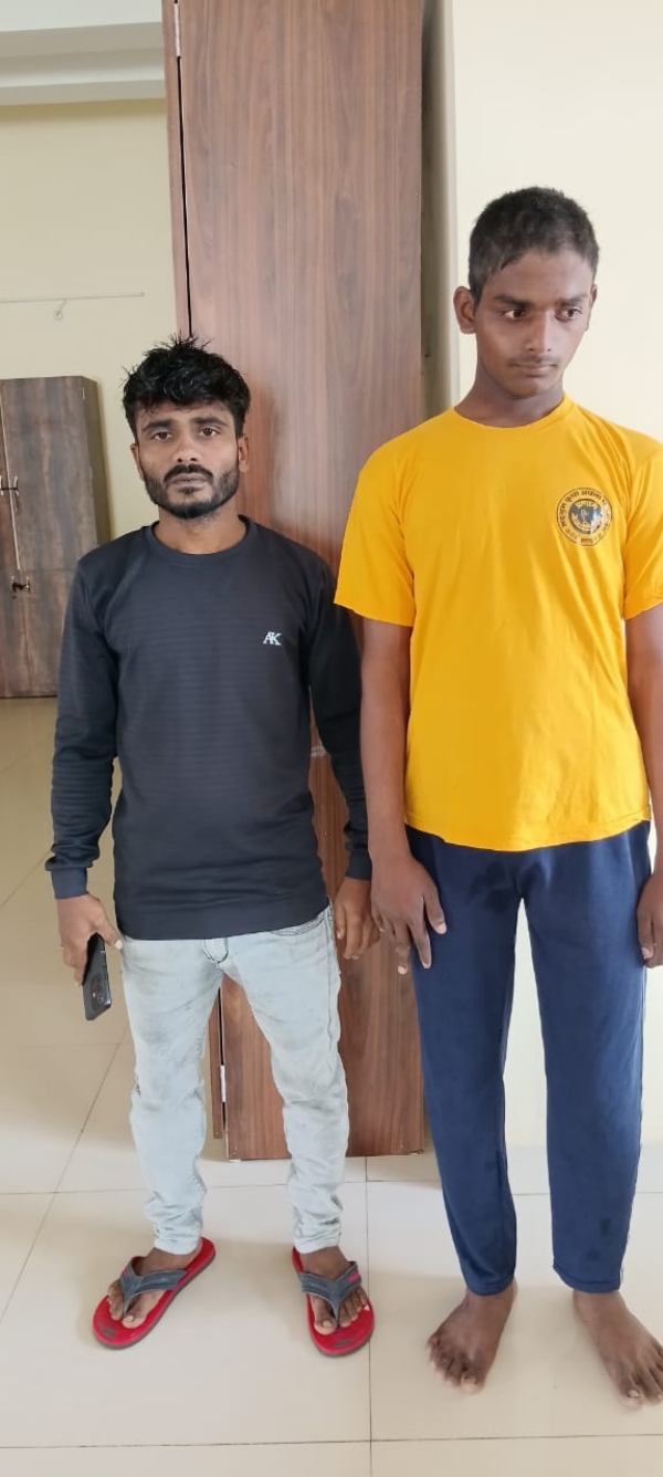 मंदबुद्धि असहाय व्यक्ति की तस्वीर मंदबुद्धि असहाय व्यक्ति की तस्वीर