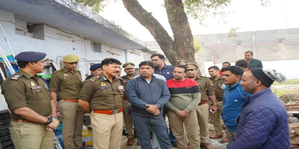 कमरे में कोयला जला कर सो रहे चार श्रमिकों की दम घुटने से मौत