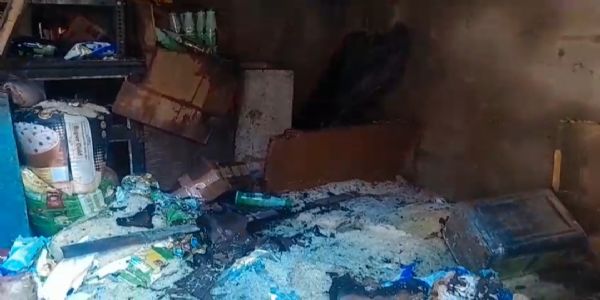 आग लगने से छह दुकान और गोदाम जलकर राख