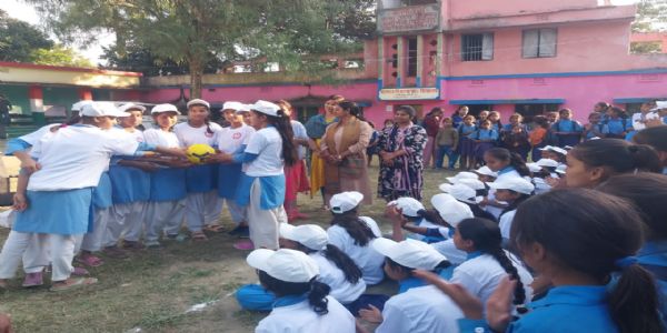 महिला बाल एवं विकास निगम की ओर से प्लस टू कलावती कन्या उच्च विद्यालय में कार्यक्रम