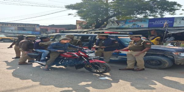 स्थाई ऑटो स्टैंड न होने से जाम के झाम से जूझ रहे लोग