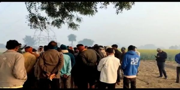 नीम के पेड़ से लटका मिला युवक का शव