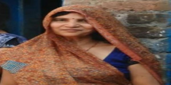 दो माह बाद भी हत्याकांड का खुलासा नहीं , आक्रोशित लोगों ने निकाला कैंडल मार्च