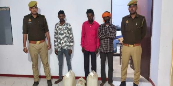 सीतापुर : पुलिस कार्रवाई में 85 लीटर अवैध शराब बरामद, सात गिरफ्तार