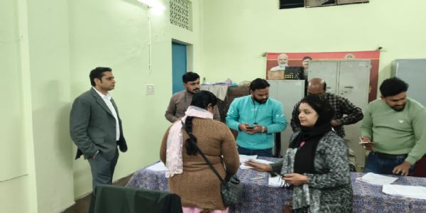 कलेक्टर ने दिए दो बीएलओ और एक सेक्टर सुपरवाइजर का सात दिन का वेतन काटने के निर्देश दिये