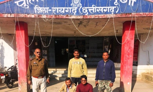 पुलिस के गिरफ्त में आरोपी पुलिस के गिरफ्त में आरोपी
