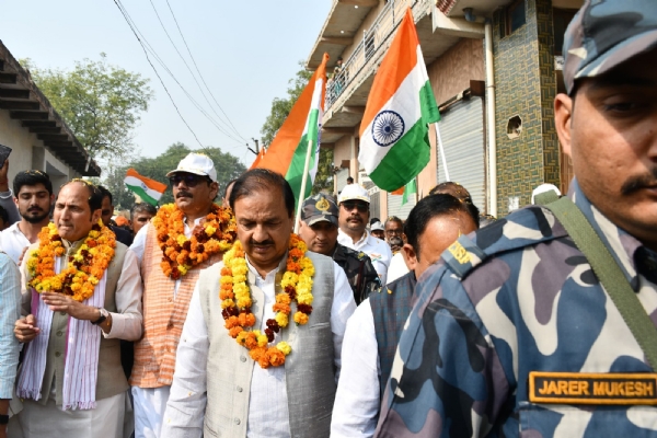 सरदार वल्लभ भाई पटेल की 150वीं जयंती पर निकाली पदयात्रा सरदार वल्लभ भाई पटेल की 150वीं जयंती पर निकाली पदयात्रा