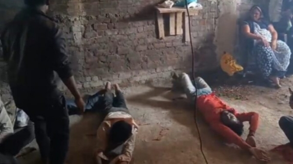 नाबालिग को जान जोखिम में डाला नाबालिग को जान जोखिम में डाला