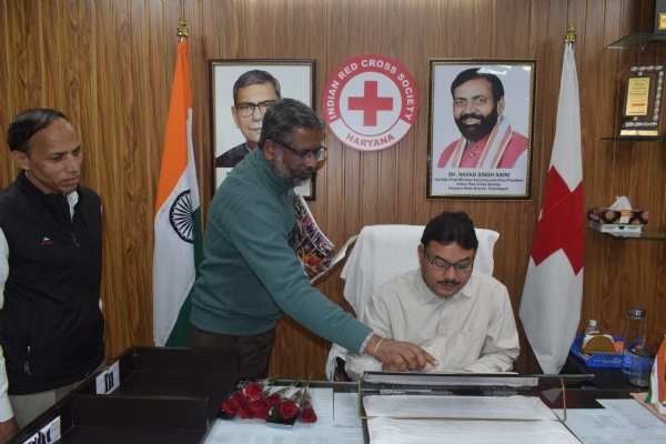 सुनील कुमार कार्यभार संभालते हुए