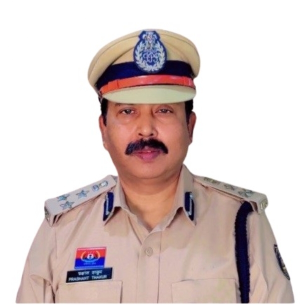 डीआईजी व एसएसपी सूरजपुर।