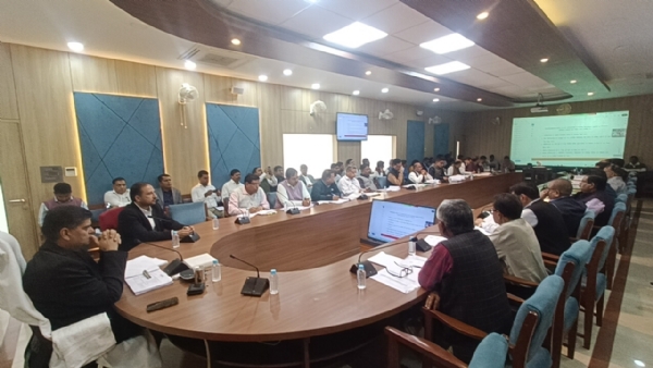 गोरखपुर मंडल में विकास कार्यों की समीक्षा: सीएम डैशबोर्ड पर विसंगतियों के सुधार हेतु मंडलायुक्त ने दिए कड़े निर्देश*