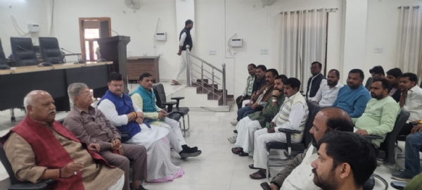 बैठक और संवाद का सिलसिला