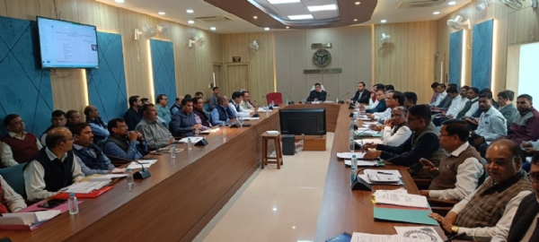 गोरखपुर मंडल में विकास कार्यों की समीक्षा: सीएम डैशबोर्ड पर विसंगतियों के सुधार हेतु मंडलायुक्त ने दिए कड़े निर्देश*