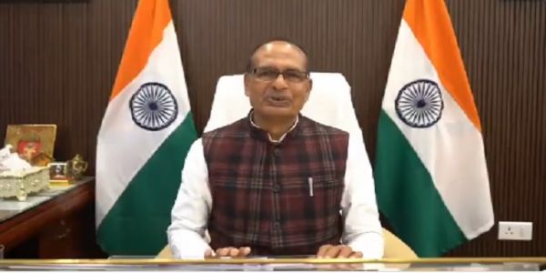 फसल बीमा योजना के विस्‍तार की जानकारी देते केंद्रीय मंत्री शिवराज सिंह चौहान