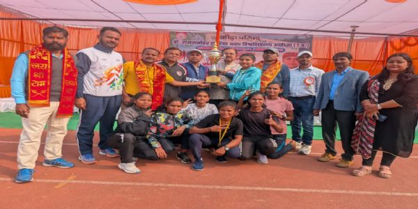 अंतर महाविद्यालय एथलेटिक्स प्रतियोगिता में देव इंद्रावती कॉलेज पुरुष एवं महिला वर्ग में ओवरऑल चैंपियन