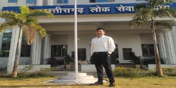 बलरामपुर : बलरामपुर जिले के नीरज कुमार गुप्ता ने सीजीपीएससी परीक्षा में हासिल की 81वीं रैंक