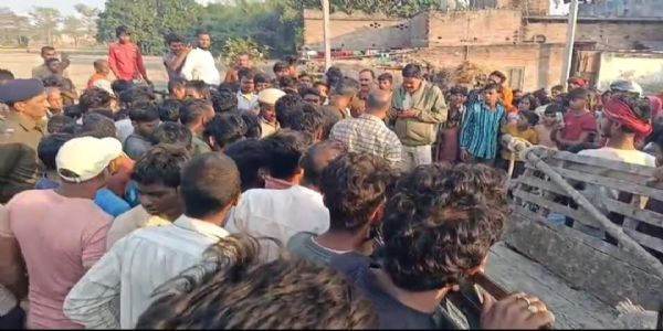 तेज रफ्तार पीकअप की चपेट में आने से मासूम की मौत