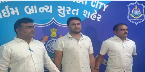 सूरत में अफगान नागरिक गिरफ्तार, फर्जी दस्तावेज़ से भारतीय पासपोर्ट बनवाकर कई राज्यों में करता था कपड़ों का व्यापार