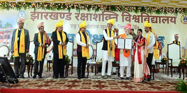 झारखंड रक्षा शक्ति विश्वविद्यालय के दीक्षांत समारोह में 21 को गोल्‍ड मेडल और 637 विद्यार्थियों को मिली डिग्री