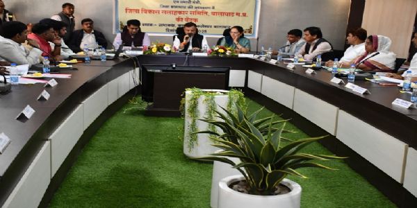 मप्रः समाज के हर वर्ग की सहभागिता से बालाघाट को बनायेंगे आदर्श जिला