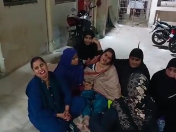 शोकाकुल परिवार