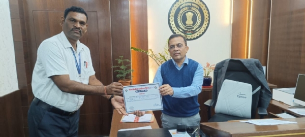 जांजगीर चांपा: विशेष गहन पुनरीक्षण में उत्कृष्ट कार्य करने वाले बीएलओ सम्मानित