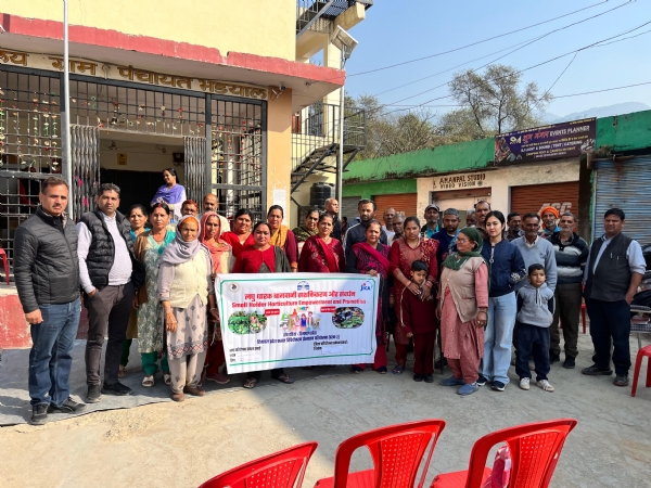 भडयाल में फसल विविधीकरण जागरूकता शिविर के दौरान