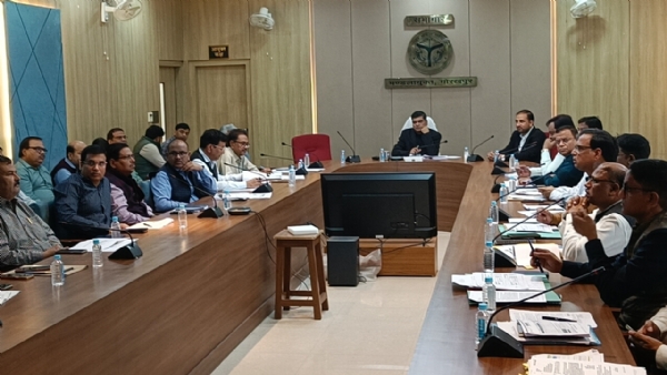 गोरखपुर मंडल में विकास कार्यों की समीक्षा: सीएम डैशबोर्ड पर विसंगतियों के सुधार हेतु मंडलायुक्त ने दिए कड़े निर्देश*