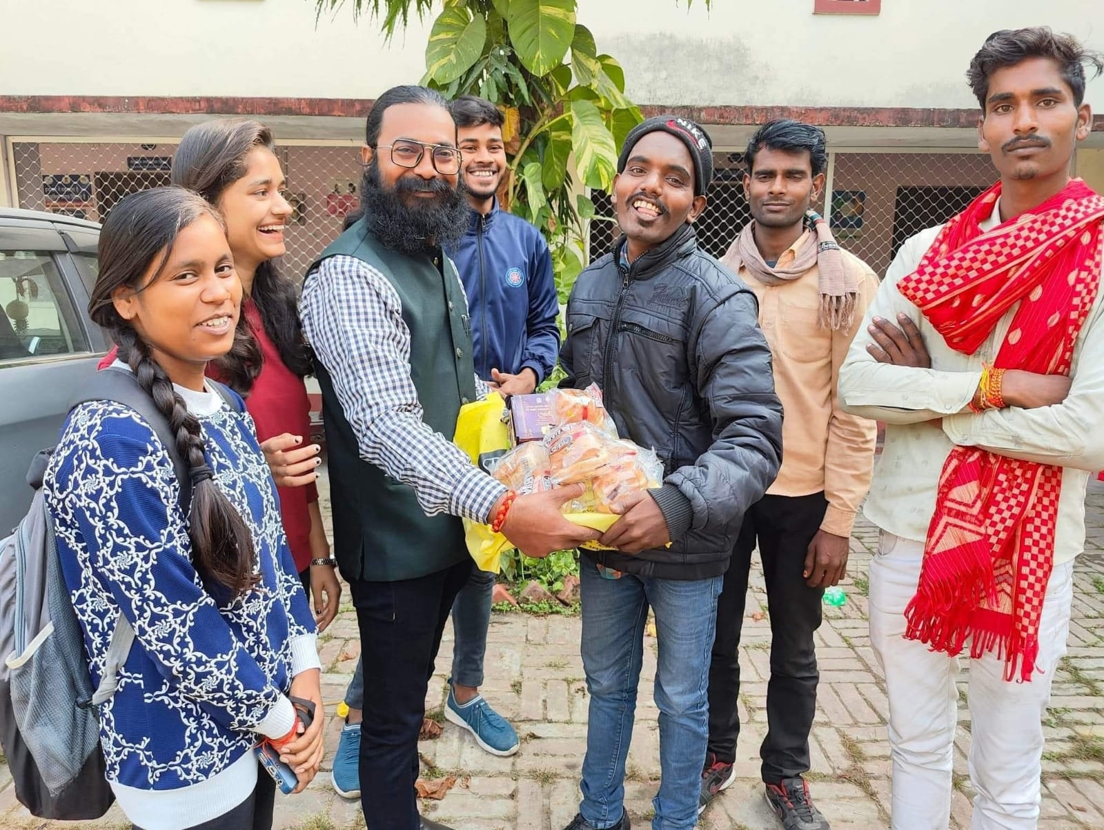 आज़ाद पाण्डेय — “माँ के सपनों को साकार करने को जीवन समर्पित” आज़ाद पाण्डेय — “माँ के सपनों को साकार करने को जीवन समर्पित”