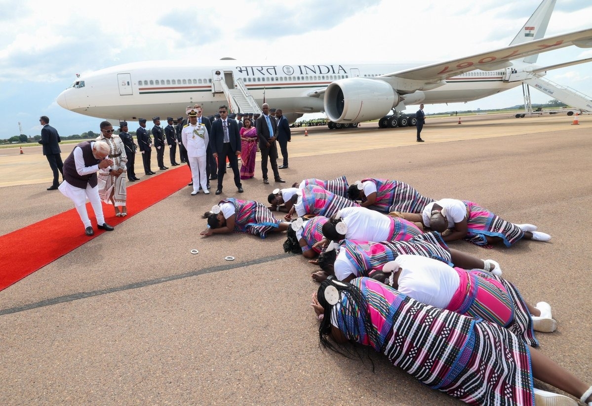 ‘साष्टांग प्रणाम’ कर हार्दिक स्वागत कि ‘साष्टांग प्रणाम’ कर हार्दिक स्वागत कि