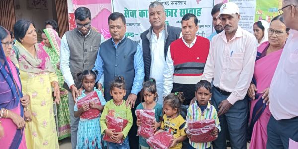 आपकी-सरकार आपके-द्वार कार्यक्रम में योजनाओं से लाभान्वित हुए लाभुक