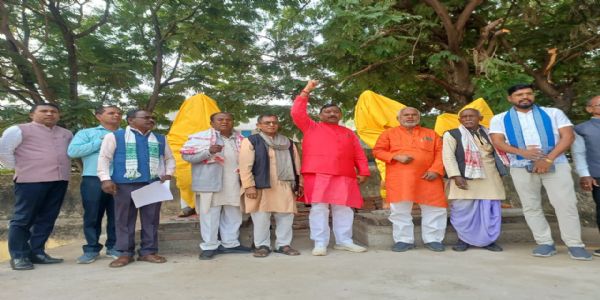 राजा मेदिनी राय और नीलांबर-पीतांबर की प्रतिमा का नहीं हुआ अनावरण, पांकी विधायक और आदिवासियों में आक्रोश