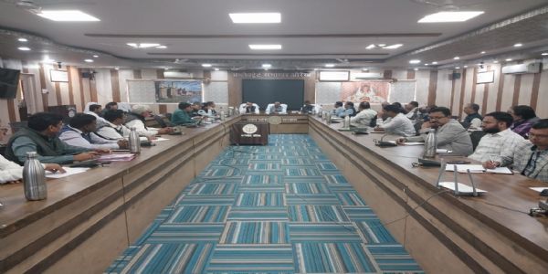 औरैया जिले के सभी प्राथमिक विद्यालय कल रविवार को खुले रहेंगे, शिक्षक करेंगे बीएलओ का सहयोग