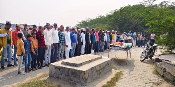 सड़क हादसे में बलिदान बीएसएफ जवान को गार्ड ऑफ ऑनर के साथ सुपुर्द-ए-खाक