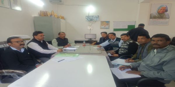 सूरजपुर : शैक्षणिक गुणवत्ता सुधार और बेहतर बोर्ड परिणाम को लेकर समीक्षा बैठक आयोजित