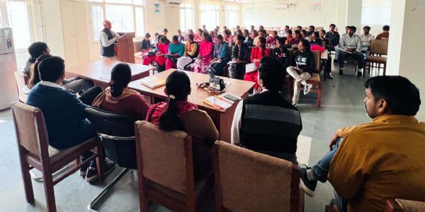हिसार : विद्यार्थियों को भविष्य निर्माण के लिए मिला विशेष मार्गदर्शन