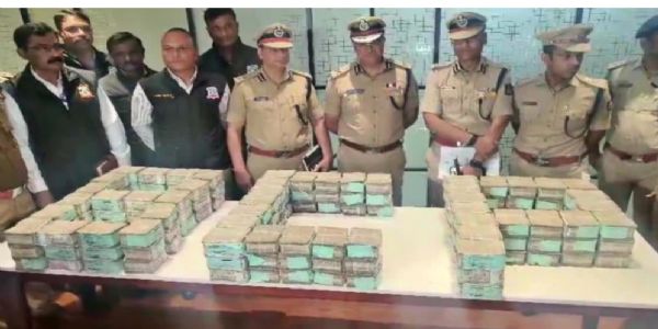 बेंगलुरु में कैश वाहन लूट मामले में पुलिस कांस्टेबल समेत तीन लोग गिरफ्तार, 5.76 करोड़ रुपये जब्त