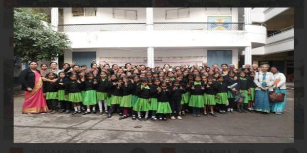 रांची में अग्रसेन हितकारिणी सभा ने छात्राओं के बीच बांटे स्वेटर