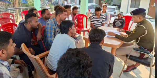 स्टेज शो पर पुलिस की नजर, नाबालिग डांसर और असामाजिक तत्वों पर कड़ी कार्रवाई की चेतावनी