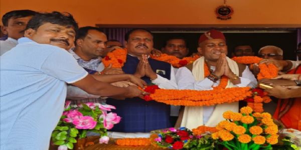 कहलगांव विधायक ई शुभानंद का आभार यात्रा, ग्रामीणों ने किया स्वागत